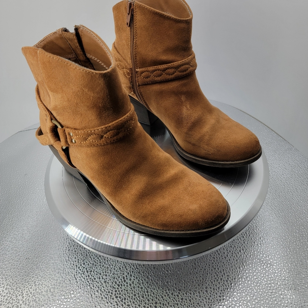 Western Tan suede ankle boots SZ 6 1/2